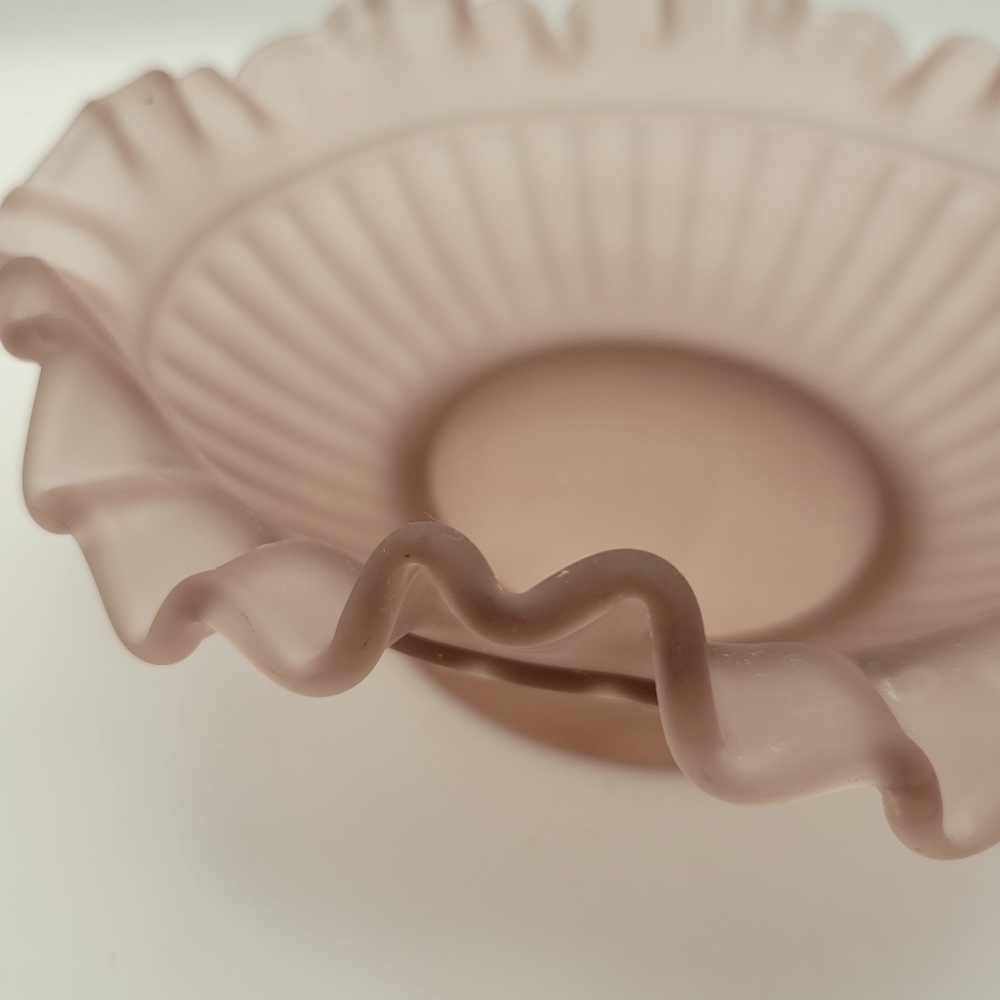 Vintage Amethyst Purple Satin Frosted Glass Bowl Candy Dish Ruffled Edges. - Picture 3 of 10